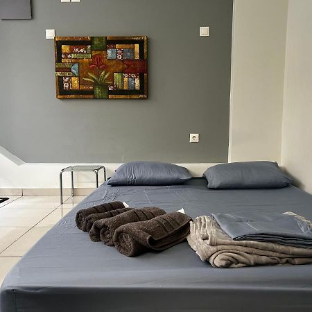 Budget Private Room In The Center Атина Екстериор снимка