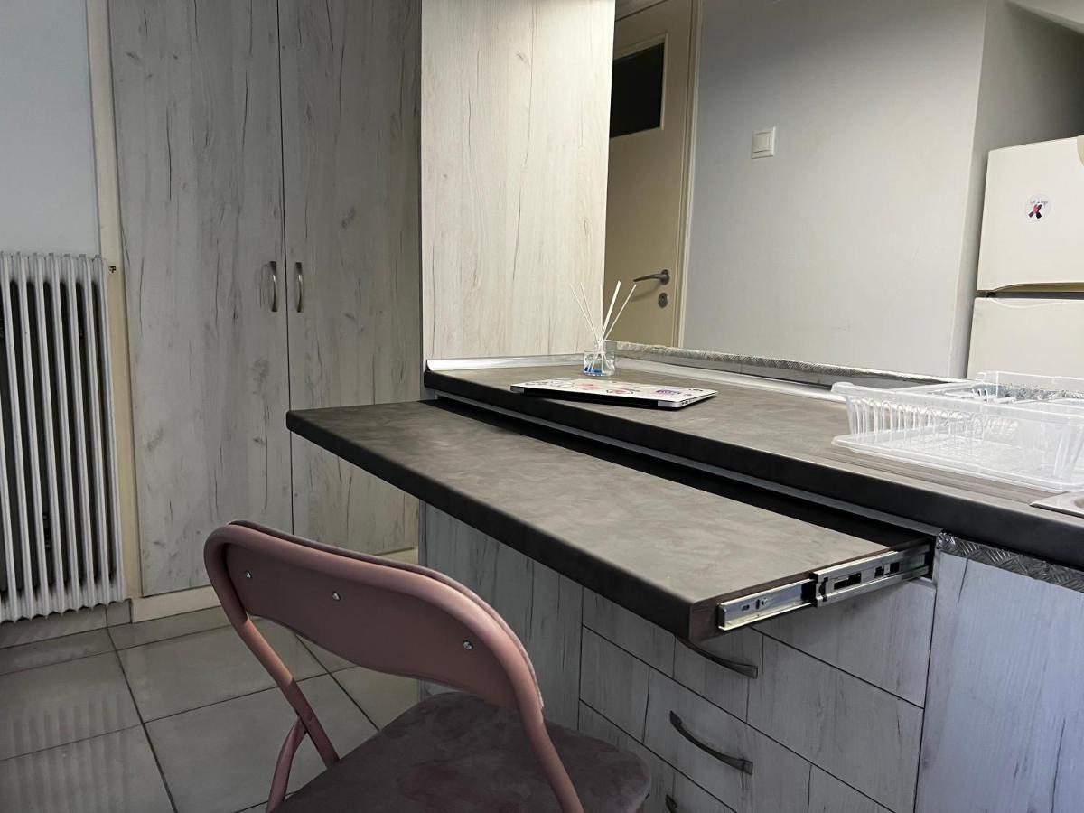 Budget Private Room In The Center Атина Екстериор снимка