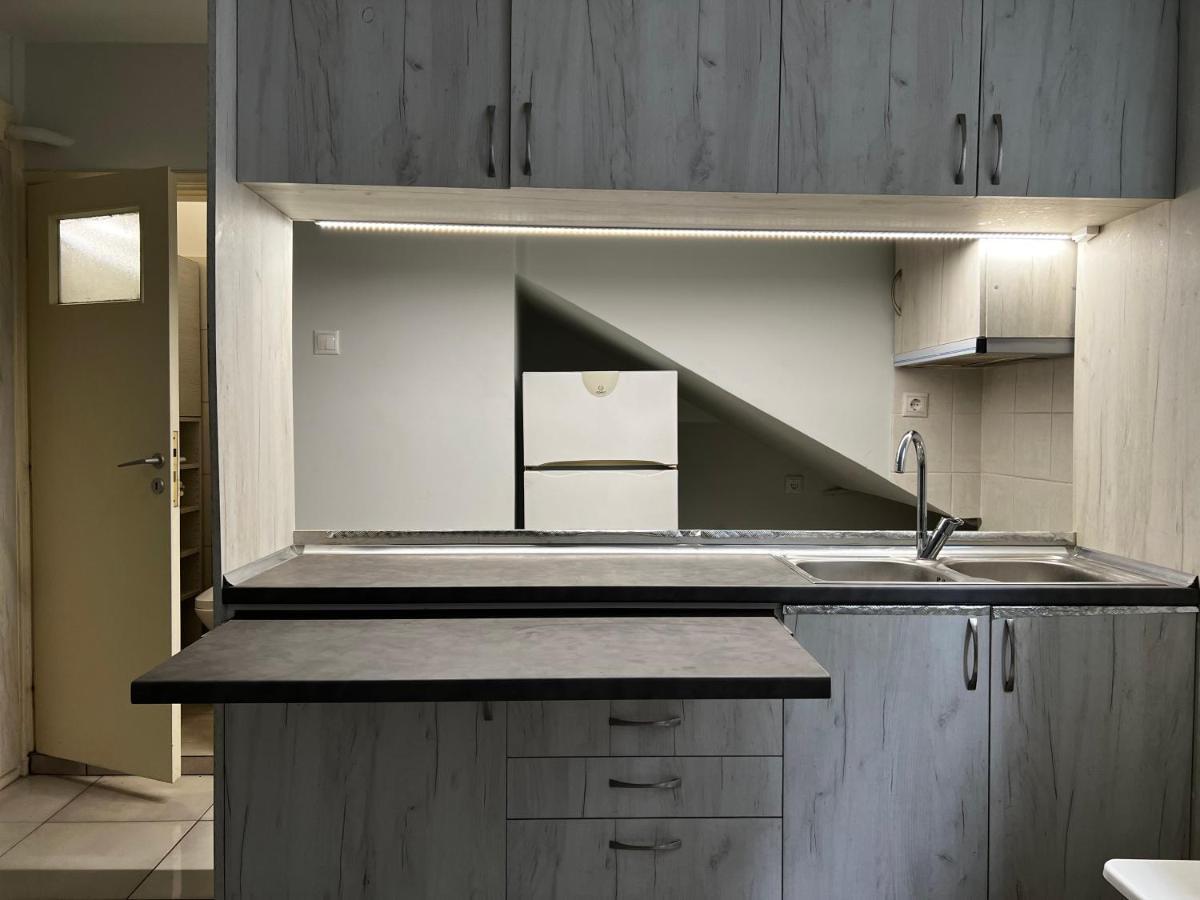 Budget Private Room In The Center Атина Екстериор снимка