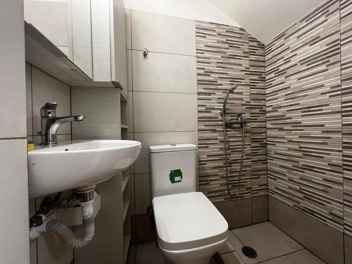 Budget Private Room In The Center Атина Екстериор снимка