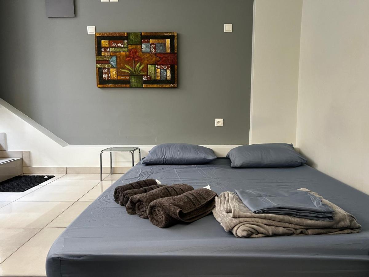 Budget Private Room In The Center Атина Екстериор снимка